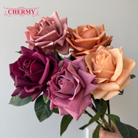 DC022 Fleurs artificielles de roses de haute qualité au toucher réel et hydratant pour les arrangements de mariage et de fête
