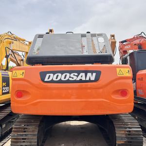 Excavatrice sur chenilles Doosan DX225LC-9S d'occasion, faible nombre d'heures de travail, godet de 1,1 m, moteur de 120 kW, 22,5 tonnes, boîte de vitesses, pompe, négociable - Product Image 4