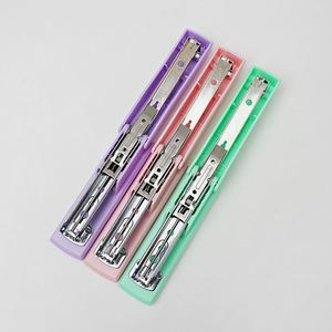 Agrafeuse en plastique de moyenne capacité n°12 - Agrafeuse de bureau légère et ergonomique avec agrafes 26/6 pour la vente en gros - Product Image 4