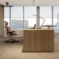 SpaceUnited Trendiges Design Büro-Chefschreibtisch Moderner Massivholz-Schreibtisch für Führungskräfte