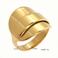 Cincin jari wanita model pelukan desainer kreatif, berlapis emas 18K, grosir, bentuk tidak beraturan, halus, dari stainless steel, trendi