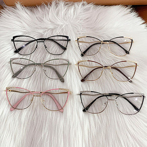 Gafas de Sol Retro 2024 para Mujer, Montura de Aleación, Estilo Ojo de Gato, Anti Luz Azul, Fotocromáticas - Product Image 3