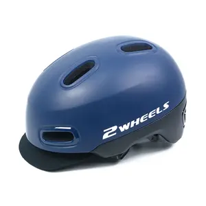 Pc Shell Geïntegreerd Custom Sport Skateboard Scooter Helm Met Causion Knipperend Licht