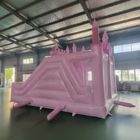 Structure gonflable commerciale rose Princesse avec toboggan et piscine à balles pour location de fêtes de mariage