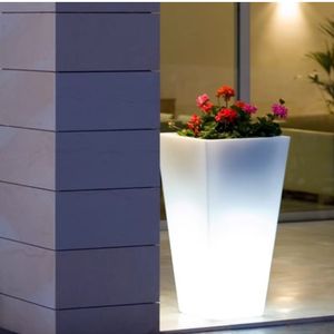 Grands pots <span class=keywords><strong>de</strong></span> fleurs décoratifs <span class=keywords><strong>de</strong></span> jardin illuminés par LED d'extérieur avec fleurs artificielles Jardinières en plastique PE - Product Image 5
