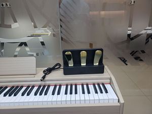 Pianos électroniques numériques Pédales de sustain universelles enroulables Synthétiseur de clavier Pianos pianos métalliques Vente en gros - Product Image 2