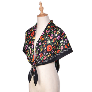 Direct du haut fabricant personnalisé numérique imprimé Satin soie écharpe printemps saison doux <span class=keywords><strong>Hijab</strong></span> Style carré châle enveloppement - Product Image 3