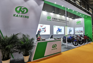 สกู๊ตเตอร์ไฟฟ้า 72v 2000w ยางแบบไม่มียางใน รุ่นใหม่ Lh8 สกู๊ตเตอร์ไฟฟ้า 72v 2000w ยางแบบไม่มียางใน รุ่นใหม่ Lh8 - Product Image 4