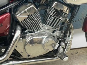Yamaha <span class=keywords><strong>Virago</strong></span> 250 250cc Cruiser Retrò: Serbatoio Classico a Goccia e Design con Ruote a Raggi - Product Image 5