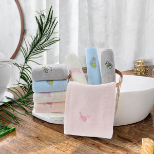 <span class=keywords><strong>Serviette</strong></span> pour enfants brodée 100% coton |   <span class=keywords><strong>Serviette</strong></span> de visage pour bébé douce et absorbante pour une utilisation en <span class=keywords><strong>maternelle</strong></span> et en extérieur |   <span class=keywords><strong>Serviette</strong></span> personnalisée pour enfants - Product Image 3