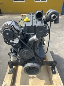 Moteur diesel DEUTZ BF4M1012 neuf à prix avantageux, en excellent état de fonctionnement, prix compétitif pour les machines de construction - Product Image 1