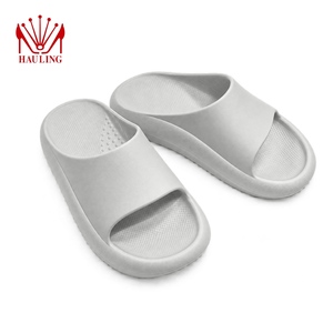Sandalias EVA Cloud Slides con suela gruesa y suave, soporte de arco, plantilla acolchada y diseño ligero para el hogar y la familia, venta al por mayor. - Product Image 1