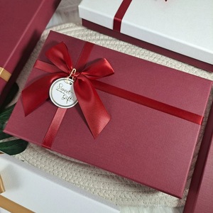 Customized <b>Design</b> Elegant Business Ribbon Brand Activity Small Box Craft Gift Box <b>Packaging</b> - Product Image 1