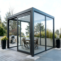 Véranda en aluminium et verre avec portes coulissantes, extension préfabriquée de jardin d'hiver extérieur