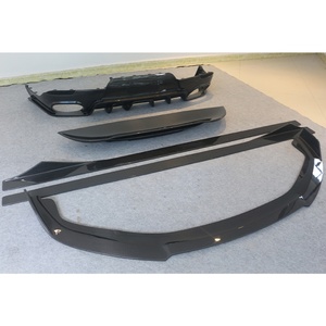 Kit de Parachoques de Fibra de Carbono Húmeda 970.2 (2014-2016) - Labio Delantero/Trasero, Faldones Laterales, Alerón - Nuevo, Ajuste Universal - Product Image 1