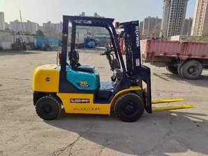 Gebruikt <span class=keywords><strong>Komatsu</strong></span> 3 ton heftruck 4WD Japanse oorsprong met <span class=keywords><strong>5T</strong></span> laadvermogen dieselmotor voor landbouw en bouw, goedkope prijs - Product Image 4