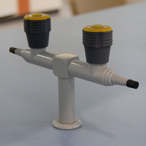 Estación de Trabajo para el Manejo de Materiales Radiactivos con Protección de Plomo para Rayos <span class=keywords><strong>Beta</strong></span> y Gamma, Superficie de Descontaminación - Product Image 3