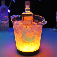 Haute capacité lumière colorée en Plastique Durable Barware Seau à glace forme acrylique conduit Seau à Glace