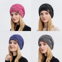 Venta al por mayor de hilo a cuadros de Jacquard gorro de punto de invierno aislado Slouchy versátil gorro cálido para las mujeres