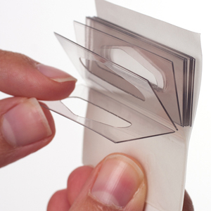 Onglets de suspension auto-adhésifs en plastique PVC pour animaux de compagnie Onglets de suspension adhésifs en carton PVC Euro Hole - Product Image 1