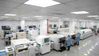 Ligne de production SMT entièrement automatique personnalisée avec PLC et moteur pour l'assemblage de circuits imprimés, best-seller