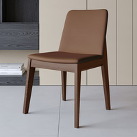 Chaises de salle à manger en bois massif pour usage domestique, chaises à dossier design pour salons de thé, chaises modernes et simples pour hôtels et restaurants
