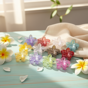 Fermaglio per capelli Frangipani elettroplaccato da 8 cm a forma di fiore colorato per donne e ragazze - Product Image 3