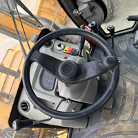 Chargeuse-pelleteuse JCB 3CX d'occasion avec pompe hydraulique, charge nominale de 2000 kg, pour usage agricole, modèle 2025, moteur de 81 kW, 0,94 m