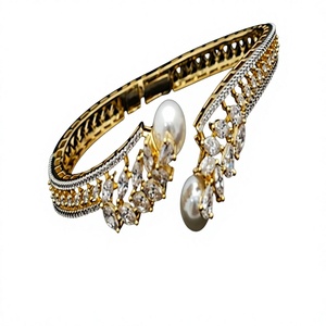 Magnifiques bracelets de créateur de haute qualité, finition or blanc, ouvrables à l'avant, pour mariage, fiançailles, soirée, pour femmes - Product Image 2