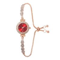 Montre bracelet d'étudiantes élégante de style coréen avec design coulissant compact et clouté de diamants Montre de luxe en alliage de verre multicolore