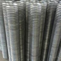 Service de découpe de treillis soudé galvanisé en acier à faible teneur en carbone à mailles carrées, personnalisable pour clôtures et construction