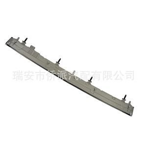 Luz de freno trasera elevada GMC 923117 de material PC, pieza de repuesto para sistemas de iluminación de camiones - Product Image 3