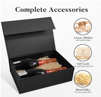 La grande boîte-cadeau noire et la boîte-cadeau de luxe à couvercle magnétique sont recommandées pour inclure un emballage-cadeau d'anniversaire rempli de cartes