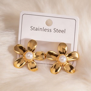 Premium Leicht-Luxus Perlen 18K Vergoldete Edelstahl Mode Feiner Schmuck Perlen-Ohrstecker für Damen - Product Image 6