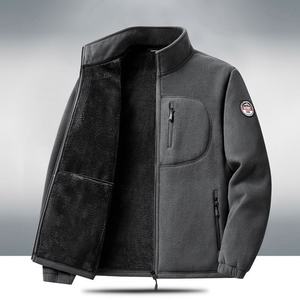 Giacca Invernale Casual da <span class=keywords><strong>Uomo</strong></span> in <span class=keywords><strong>Pile</strong></span> Polare <span class=keywords><strong>con</strong></span> <span class=keywords><strong>Zip</strong></span> Intera e Logo Frontale, Morbida e Calda <span class=keywords><strong>con</strong></span> Tasche <span class=keywords><strong>con</strong></span> Cerniera, Peso Pesante - Product Image 3