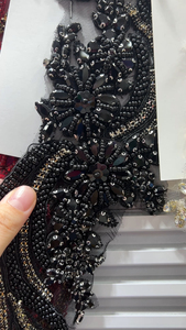 Applicazione in Pizzo con Perline di Strass <span class=keywords><strong>Verde</strong></span> Scuro Delicato, Coppia di Patch Scintillanti in Cristallo Artigianale per Corsetti di Alta Moda e Costumi da Ballo - Product Image 4