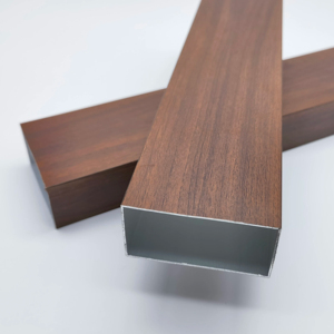 Profilé en <span class=keywords><strong>aluminium</strong></span> de haute qualité 6063 T5 avec revêtement en poudre imitation bois pour clôture avec <span class=keywords><strong>tube</strong></span> carré en <span class=keywords><strong>aluminium</strong></span> - Product Image 1