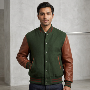 Blousons universitaires pour hommes en polyester avec logo en patchs chenille, col montant, motif uni et détails boutonnés - Product Image 1