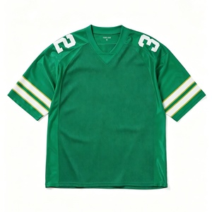 เสื้อฟุตบอลตาข่ายแบบปรับแต่งได้สำหรับผู้ชาย สีเขียวขาว คอวี แขนสั้น ระบายอากาศได้ดี แห้งเร็ว เสื้อยืดกีฬา สไตล์วินเทจ สตรีทแวร์ - Product Image 1