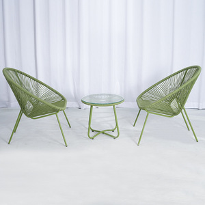Set <span class=keywords><strong>da</strong></span> <span class=keywords><strong>Giardino</strong></span> Moderno e Leggero in Rattan, Sedia Impilabile Confortevole, Tavolino <span class=keywords><strong>da</strong></span> Caffè, Arredamento <span class=keywords><strong>da</strong></span> Esterno Durevole - Product Image 1