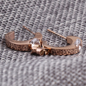 Boucles d'oreilles en or rose en forme de C, 15mm, rondes, incrustées de zircon, design géométrique, cadeau pour femmes - Product Image 3
