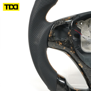 Volante Deportivo TDD Real de Fibra de Carbono con LED, Compatible con BMW E90 - Product Image 4
