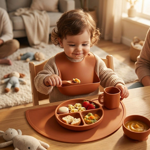Prato e Tigela de Silicone para Bebês em 9 Cores, Formato de Nuvem, Prato Dividido, Conjunto de Alimentação para Crianças, Não Tóxico, Forte Sucção - Product Image 3
