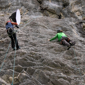 Appareil photo hybride plein format Canon EOS R5 (boîtier uniquement), vidéo 8K, capteur CMOS 45 mégapixels - Product Image 5