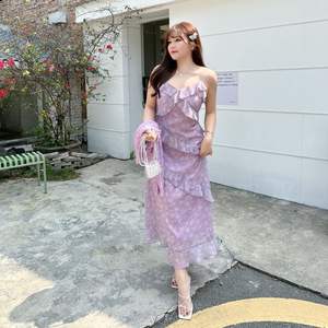 Vestido Runqi N8705 Morado con Estampado Floral, Cuello en V con Volantes, Corte en A, Talla Grande para Mujer, Vestido de Cóctel con Cintura Imperio - Product Image 2