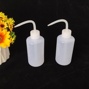 500ml pointed spout curved <b>squeeze</b> <b>bottle</b> with graduations, suitable for home use, air pressure, indoor gardening, drip - Product Image 1