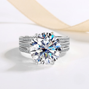 Anillo de Lujo Ligero de Plata de Ley 925 <span class=keywords><strong>con</strong></span> <span class=keywords><strong>Tres</strong></span> Hileras de Moissanita de 10 Quilates Color D para Mujer, Anillo de Compromiso y Boda - Product Image 2