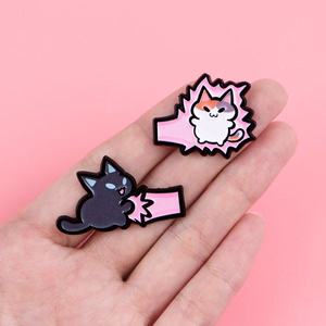 Pin Logam Grosir Motif Kartun Kucing & Ikan, Bros Kreatif Cetak UV Logam, Pin Pasangan Hewan untuk Pakaian, Tas & Ransel - Product Image 4