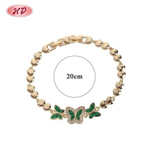 สร้อยข้อมือทอง 18K ชุบทองเหลืองประดับเพทายสีเขียวรูปหัวใจผีเสื้อ ดีไซน์ทันสมัยสำหรับผู้หญิง ของขวัญวันครบรอบจากโรงงานโดยตรง - Product Image 4