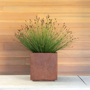 Pot de fleurs d'extérieur rustique minimaliste en acier corten carré, respectueux de l'environnement, pour plantes de jardin, avec finition non revêtue - Product Image 5